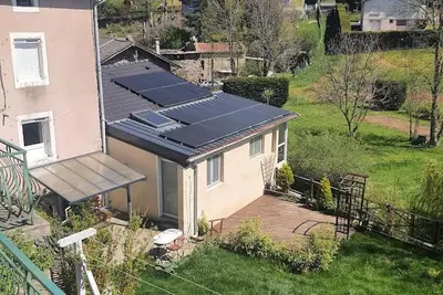 Image de Appartement dans une maison avec jardin Ă 5 minutes du centre ville.