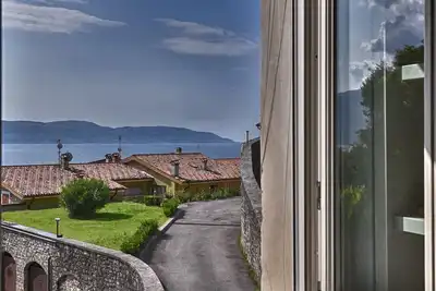Al Poggio degli Ulivi by Theater Home - with marvellous lake view