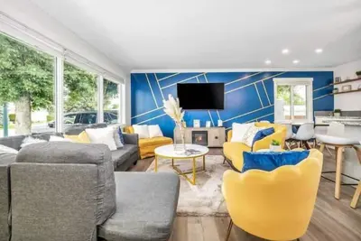 Image de 2 suites under one roof. Private Arcade, Board Games, 3 mins from waterpark