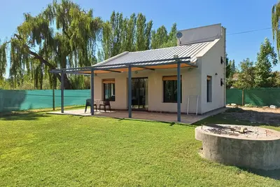 Image de Cozy and safe house in Chacras de Coria, in the Malbec winery area.