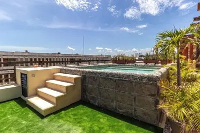 Image de Beautiful rooftop unit w/ private pool - steps away from Playa's gorgeous beach!