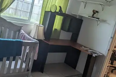 Image de cozy house and yard in melbourne