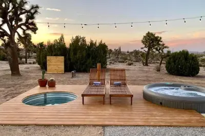 Image de The Onyx - Hot tub - Cowboy Pool - Lounging deck