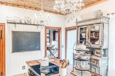 Image de Gilmore Manor. Luxury Group Stay. Prime downtown location. 5 Min to Cedar Point.