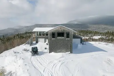 Image de 360° Mountaintop Views / Off-Grid Luxury Retreat on 300 Acres