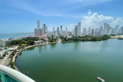 Image de 12th Floor Oasis: Lake and Ocean Views in Cartagena
