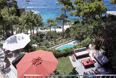 Image de Villa Cisterna Capri, sea front with pool, direct beach access & panoramic views