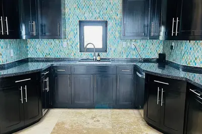 Image de Deluxe Oceanfront Suite A3- Pool/Jacuzzi/Heart of town