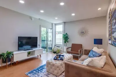 Image de Gated Condo Free Parking by Snapdragon Stadium