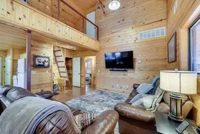 Image de 2-Cabins  One-Acre Lighted Forest Private Shooting Range