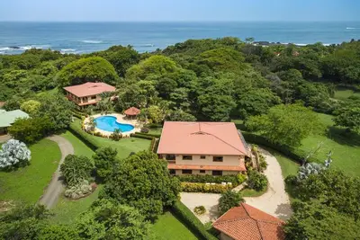 Image de Newley renovated 2br condo with pool near beach - Villa Pacifico\n