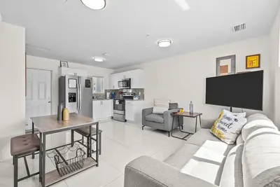 Image de Casa Sunflower Yard -Bbq - Fenced Turf Patio