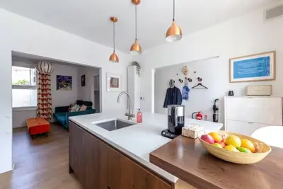 Image de Chic semi-detached house with a private garden, Se