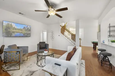 Image de Luxury 5br, 3ba Austin Retreat ~ Pool~ Parking\n