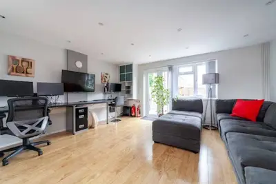 Image de Quiet & Spacious 2br Flat w/Garden near Edmonton