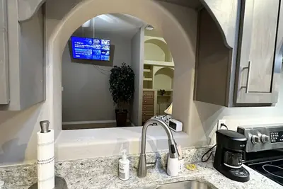 Image de Two Bedroom, One Bathroom Beautiful Home.