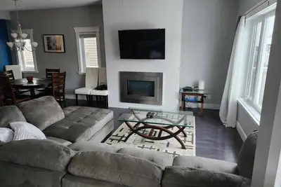 Image de Fully Furnished open concept great for companies or group on shutdown\nturnaround