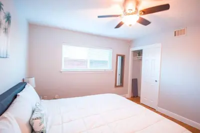 Image de Walk 2 Shores \\ Sleeps 4 & Nearby Casinos