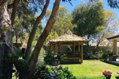 Image de Self Contained Granny Flat with Play Space