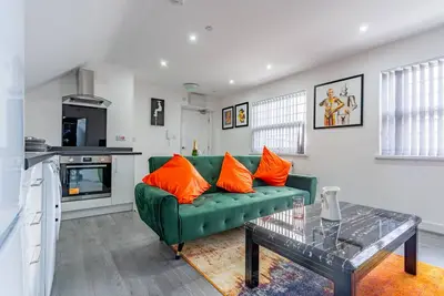 Image de Birmingham Apt-Sleeps 4-Walk to City Centre-Pets