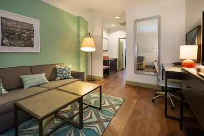 Image de 2-Bedroom Suite at a 4⭐️ Hotel