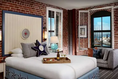 Image de 1-Bedroom Suite at a 4. 5⭐️ Hotel