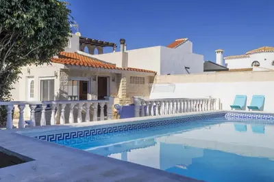 Image de Belle Villa avec piscine privée et jardin rf29