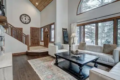 Image de Sunset Cabin - Fully Renovated 5br Cabin in Frisco