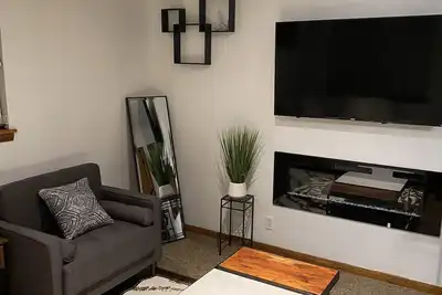 Image de Cozy Duplex less than 10 min from Downtown Akron, near many local attractions.