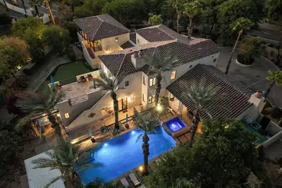 Image de Villa del Gallo by AvantStay | Luxury Group Retreat + Pool, Putting Green