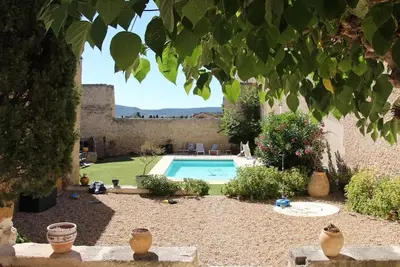 Image de Villa avec piscine dans domaine viticole - Narbonne / Béziers / Saint-Chinian