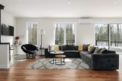 Image de Escapade Nature, Tremblant, Spa et foyer au bois