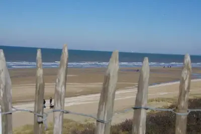 Image de Maison entière grand jardin, 10 voyageurs, 400 m de la plage, 2min de Cabourg.