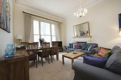 Image de Generously proportioned 3-bed, 3-bath Bayswater Apt, near Hyde Park. Sleeps 5
