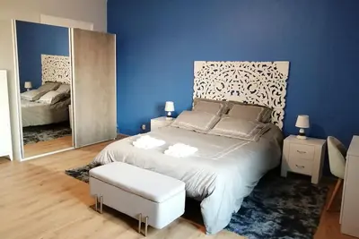 2 pièces 62 m2, superbe vue, spacieux, lumineux, chargé d'histoire