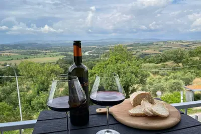 Image de Spacious apartment with beautiful views of the Ombrone River and Mount Amiata