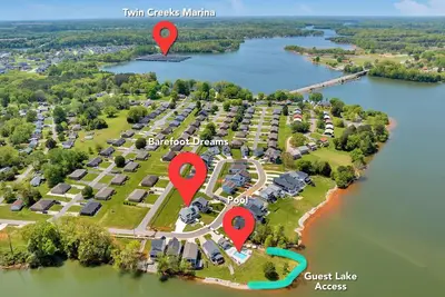 Image de Tim's Ford Lake in the gated community of Barefoot Bay in Winchester Tn. \n