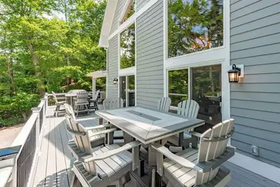 Image de Charming Dog Friendly Chalet w/ Views & Hot Tub