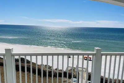 Image de Private Beach! Gulf-front with a pool - Stunning views! Beach Service Covered!