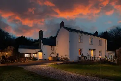 Image de Coulscott House - sleeps 15 guests in 8 bedrooms
