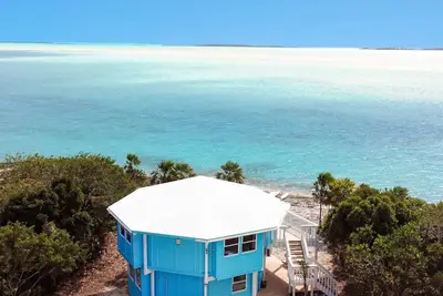 Image de OceanBliss - Beautiful Waterfront 3-bed Large House, sleeps 8. Exuma, Bahamas