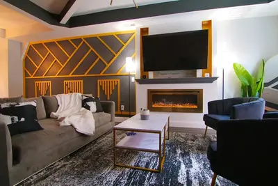 Image de Lux Stay near Patterson Park, John Hopkins, & Stadiums! Family & Pet-Friendly.