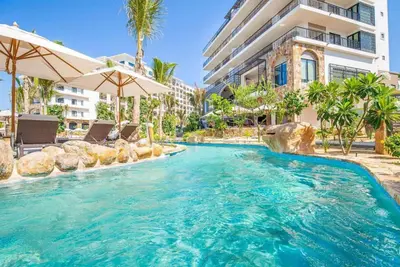 Image de Discover La Valencia-a modern oceanfront getaway resort in the new Cabo