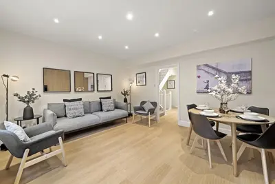 Image de New Listing! ! ! South Kensington Style newly refurbished apartment