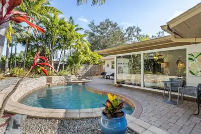 Image de Private Backyard w/ Heated Pool Near Anna Maria Island & Siesta Key Beaches!