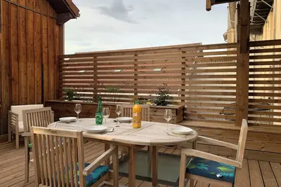 Image de Splendide appartement neuf au centre ville avec grande terrasse fleurie