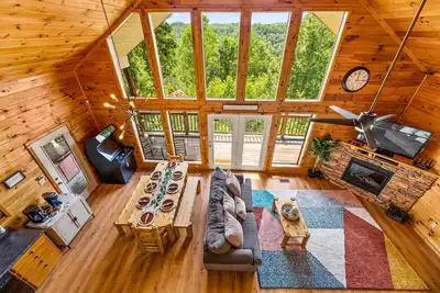 Image de Smoky Mountain Cabin w/ Panoramic Views, Hot Tub, Game Room