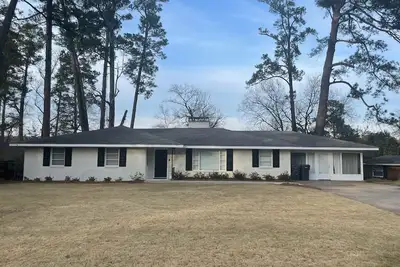 Image de Newly renovated home near the Augusta National!