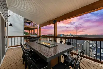 Image de Lakeview House, 4 Bd, Hot Tub, Community Pools