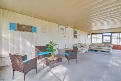 Image de 5 Mi to Golf: Charming Hernando Home w/ Deck